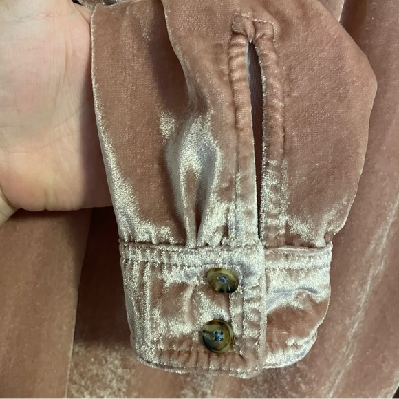 Maeve by Anthropologie Karina Crushed Velvet Button Up Size 2 - Picture 5 of 9